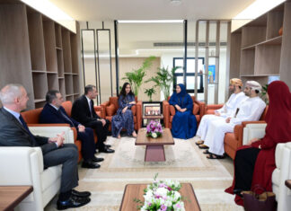 Leyla Əliyeva Maskatda Omanın Kiçik və Orta Müəssisələrin İnkişafı Qurumunun sədri ilə görüşüb Leyla Əliyeva Oman Sultanlığının Kiçik və Orta Müəssisələrin İnkişafı Qurumunun sədri Hayma Al Zari ilə də görüşüb