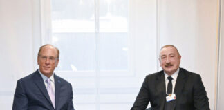 Prezident İlham Əliyev Davosda “BlackRock”un baş icraçı direktoru və “Global Infrastructure Partners” şirkətinin təsisçisi, sədri və baş icraçı direktoru ilə görüşüb Azərbaycan Respublikasının Prezidenti İlham Əliyev Davosda aktivlərin idarə olunması üzrə dünyanın aparıcı şirkətlərindən biri olan “BlackRock”un baş icraçı direktoru Larri Fink ilə görüşüb