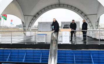 Prezident İlham Əliyev Sumqayıt Sənaye Parkında polipropilen və laminatlı kisə istehsalı müəssisəsinin təməlini qoyub Prezident İlham Əliyev Sumqayıt Sənaye Parkında polipropilen və laminatlı kisə istehsalı müəssisəsinin təməlini qoyub