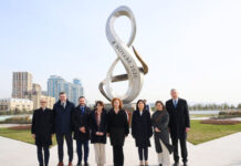 Fransina Armenqol Sosias Bakıda Zəfər abidəsini və Zəfər muzeyini ziyarət edib İspaniya Krallığı Deputatlar Konqresinin sədri Fransina Armenqol Sosias