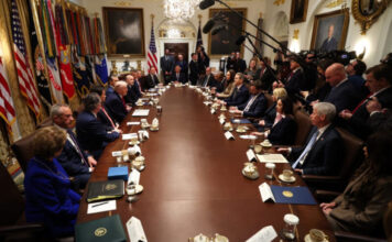 Tramp şatdaunun qarşısını almaq üçün razılaşmaya yaxın olduqlarını açıqlayıb ABŞ Prezidenti Donald Tramp