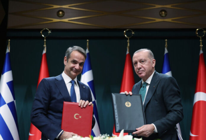 Türkiyə Prezidenti Rəcəb Tayyib Ərdoğan və Yunanıstanın Baş naziri Kiriakos Mitsotakis