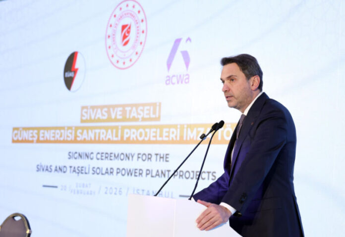 Türkiyənin energetika və təbii sərvətlər naziri Alparslan Bayraktar