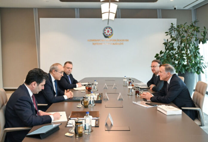 İqtisadiyyat naziri Mikayıl Cabbarov Türkiyənin “Eczacıbaşı Holding” şirkətlər qrupunun İdarə Heyətinin sədri Bülent Eczacıbaşı ilə görüşüb