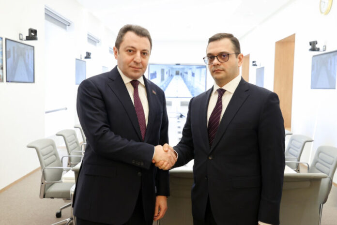 Fevralın 24-də Azərbaycanın xarici işlər nazirinin müavini Elnur Məmmədov və Ermənistanın xarici işlər nazirinin müavini Robert Abisoğomonyan Cenevrədə BMT İnsan Hüquqları Şurasının 61-ci sessiyası çərçivəsində görüşüblər Fevralın 24-də Azərbaycanın xarici işlər nazirinin müavini Elnur Məmmədov və Ermənistanın xarici işlər nazirinin müavini Robert Abisoğomonyan Cenevrədə BMT İnsan Hüquqları Şurasının 61-ci sessiyası çərçivəsində görüşüblər