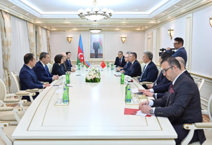 Milli Məclisin sədri Sahibə Qafarova Azərbaycan, Türkiyə və Gürcüstan parlamentlərinin xarici əlaqələr komitələrinin 10-cu üçtərəfli iclasında iştirak etmək məqsədilə ölkəmizdə səfərdə olan Türkiyə Böyük Millət Məclisinin (TBMM) Xarici əlaqələr komitəsinin sədri Fuad Oktay ilə görüşüb
