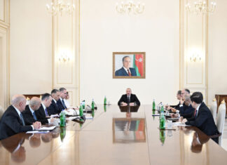 Prezident İlham Əliyevin sədrliyi ilə “Azərbaycanın yeni rəqəmsal arxitekturası” adlı vahid fəaliyyət planına həsr olunmuş müşavirə keçirilib Prezident İlham Əliyevin sədrliyi ilə “Azərbaycanın yeni rəqəmsal arxitekturası” adlı vahid fəaliyyət planına həsr olunmuş müşavirə keçirilib