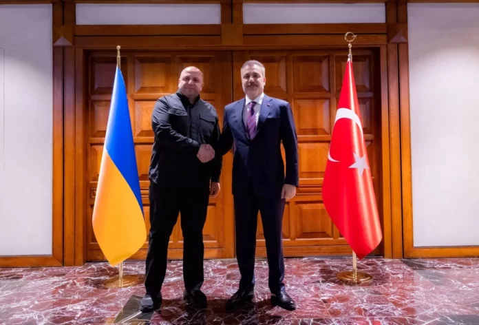 Türkiyə xarici işlər naziri Hakan Fidan Ankarada Ukraynanın Milli Təhlükəsizlik və Müdafiə Şurasının katibi Rüstəm Umerovla görüşüb