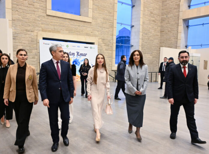 Daş Salnamə Muzeyində “Çərçivədən kənar” adlı inklüziv incəsənət sərgisi açılıb Daş Salnamə Muzeyində “Çərçivədən kənar” adlı inklüziv incəsənət sərgisi açılıb