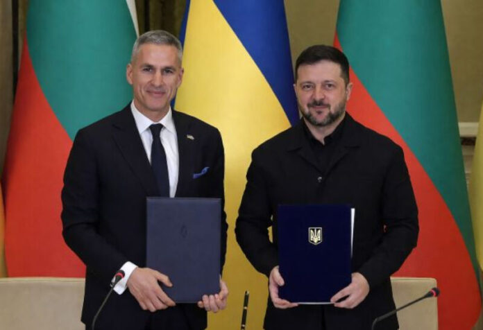 Ukrayna Prezidenti Volodimir Zelenski və Bolqarıstanın Baş naziri vəzifəsini icra edən Andrey Qyurov
