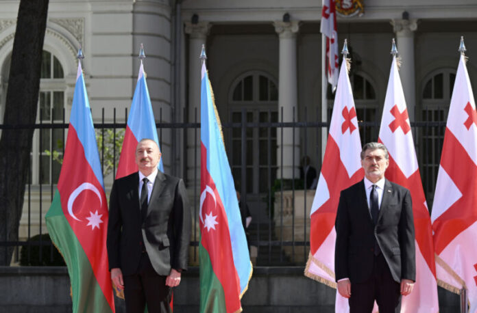 Gürcüstan Prezidenti Mixeil Kavelaşvili Azərbaycan Respublikasının Prezidenti İlham Əliyevi qarşıladı Gürcüstan Prezidenti Mixeil Kavelaşvili Azərbaycan Respublikasının Prezidenti İlham Əliyevi qarşıladı