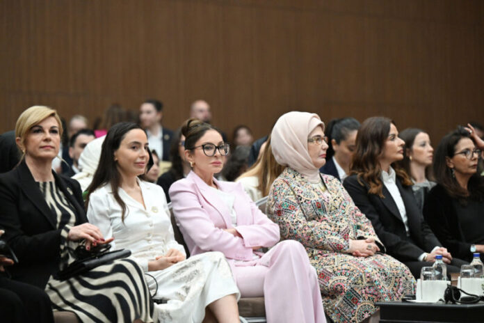 Azərbaycanın birinci xanımı Mehriban Əliyeva Antalyada “Fələstində sülh naminə birləşərək: Təhsil sisteminin məhv edilməsi ilə mübarizə və gələcəyin qorunması” adlı paneldə iştirak edib Azərbaycanın birinci xanımı Mehriban Əliyeva Antalyada “Fələstində sülh naminə birləşərək: Təhsil sisteminin məhv edilməsi ilə mübarizə və gələcəyin qorunması” adlı paneldə iştirak edib