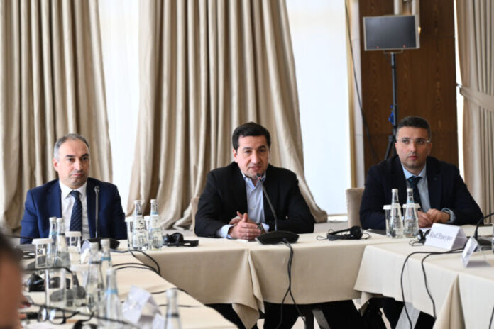 Azərbaycan Prezidentinin köməkçisi - Prezident Administrasiyasının xarici siyasət məsələləri şöbəsinin müdiri Hikmət Hacıyev Azərbaycan Prezidentinin köməkçisi - Prezident Administrasiyasının xarici siyasət məsələləri şöbəsinin müdiri Hikmət Hacıyev