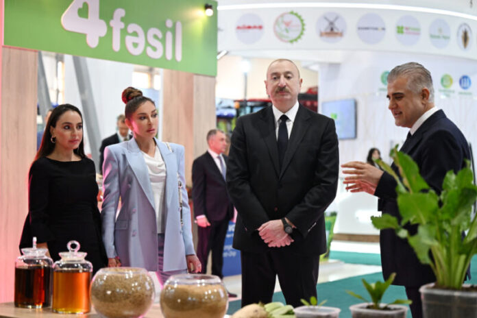 Prezident İlham Əliyev 19-cu “Caspian Agro Week” və 31-ci “InterFood Azerbaijan” sərgiləri ilə tanış olub