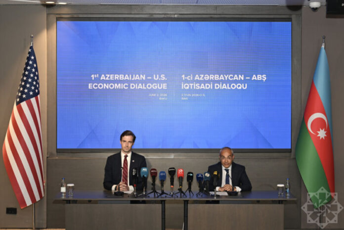 “Bakı Enerji Həftəsi” çərçivəsində iyunun 2-də Azərbaycan İqtisadiyyat Nazirliyi və ABŞ Dövlət Departamentinin birgə təşkilatçılığı ilə Azərbaycan Respublikası Hökuməti ilə Amerika Birləşmiş Ştatları Hökuməti arasında Strateji Tərəfdaşlıq haqqında Xartiyaya uyğun olaraq Azərbaycan-ABŞ İqtisadi Dialoqunun ilk iclası keçirilib “Bakı Enerji Həftəsi” çərçivəsində iyunun 2-də Azərbaycan İqtisadiyyat Nazirliyi və ABŞ Dövlət Departamentinin birgə təşkilatçılığı ilə Azərbaycan Respublikası Hökuməti ilə Amerika Birləşmiş Ştatları Hökuməti arasında Strateji Tərəfdaşlıq haqqında Xartiyaya uyğun olaraq Azərbaycan-ABŞ İqtisadi Dialoqunun ilk iclası keçirilib
