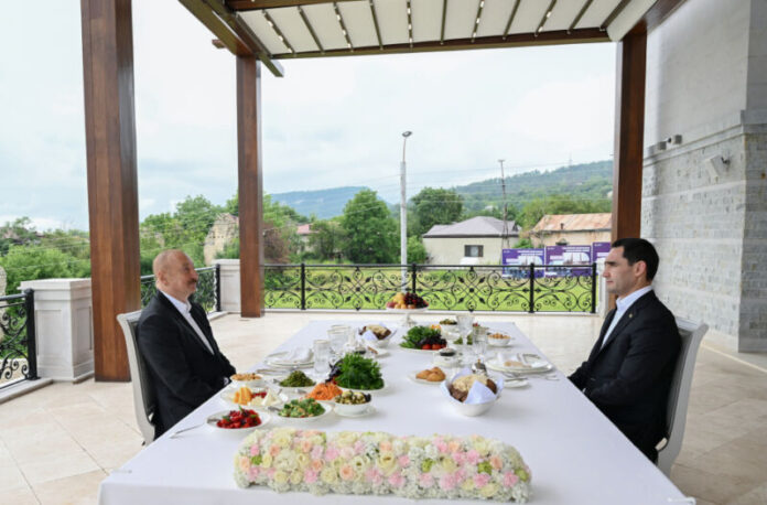 Azərbaycan Respublikasının Prezidenti İlham Əliyev və Türkmənistan Prezidenti Sərdar Berdiməhəmmədov iyunun 23-də Şuşada birgə nahar ediblər