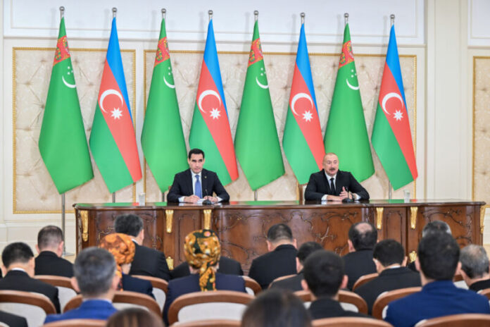 Azərbaycan və Türkmənistan prezidentləri mətbuata bəyanatlarla çıxış ediblər Azərbaycan və Türkmənistan prezidentləri mətbuata bəyanatlarla çıxış ediblər