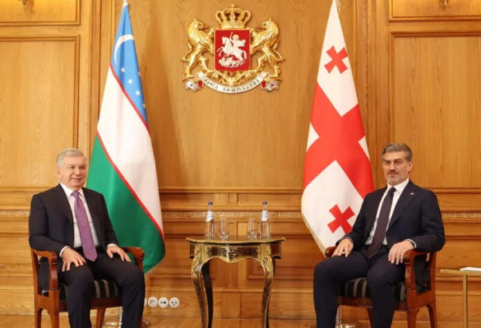 Gürcüstan Prezidenti Mixeil Kavelaşvili və Özbəkistan Prezidenti Şavkat Mirziyoyev Gürcüstan Prezidenti Mixeil Kavelaşvili və Özbəkistan Prezidenti Şavkat Mirziyoyev