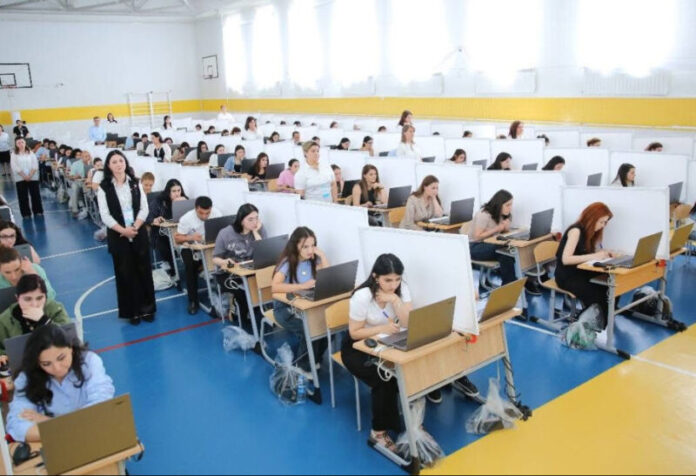 Müəllimlərin işə qəbulu üzrə müsabiqənin test imtahanı mərhələsi başa çatıb Müəllimlərin işə qəbulu üzrə müsabiqənin test imtahanı mərhələsi başa çatıb