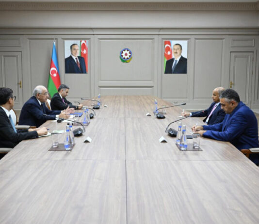 Baş nazir Əli Əsədov Beynəlxalq Üzgüçülük Federasiyasının prezidenti ilə görüşüb Azərbaycan Respublikasının Baş naziri Əli Əsədov sentyabrın 30-da Beynəlxalq Üzgüçülük Federasiyasının prezidenti Hüseyn Əl-Müsəlləm ilə görüşüb